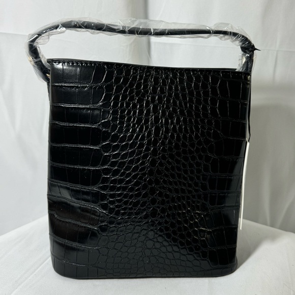 AOTA All of the Above Elena Bucket Bag Black - Picture 4 of 13